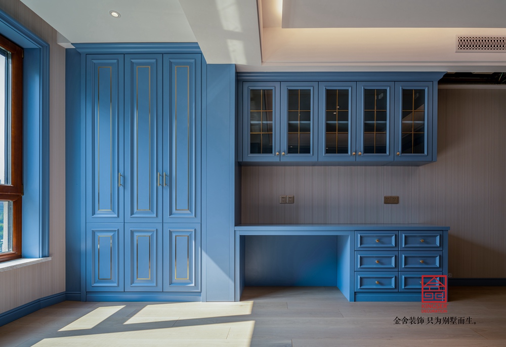 玫瑰湾跃层装修现场主材安装